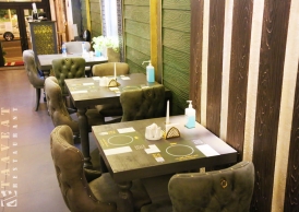 دکوراسیون و فضای رستوران تاویت