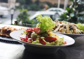 تنوع غذا در رستوان بین‌الملی تاویت